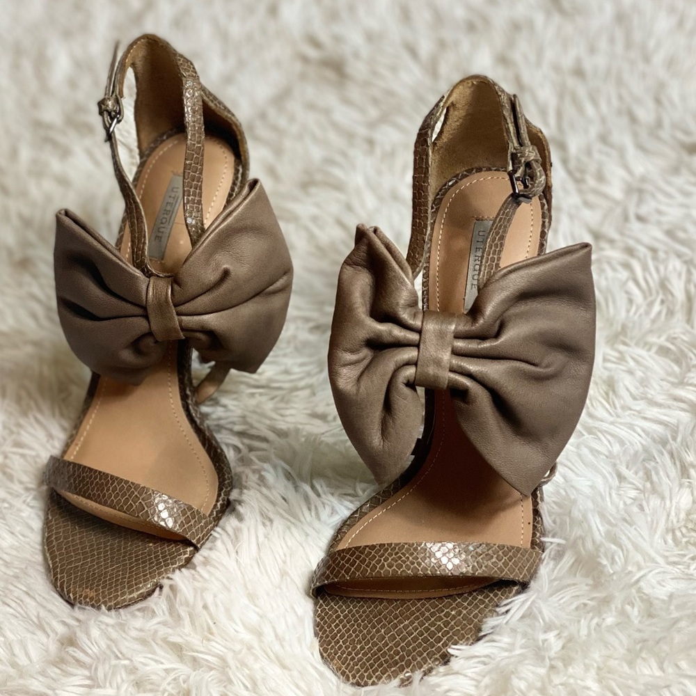 Uterque Snakeskin pumps with ankle bow!